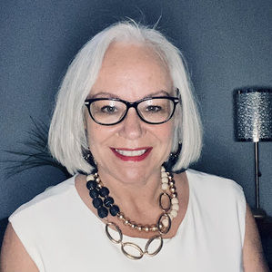 Meet your Posher, Angie